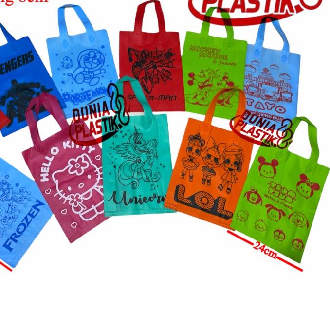 

◄ isi12pc TAS KAIN KARAKTER sablon acara party pesta ultah ulang tahun anak souvernir goodie bag kado spunbob gasset tas ramah lingkungan anak cowok cewek spidermen hellokiti unicorn frozen doraemon cars tayo lol tsumtsum ❀