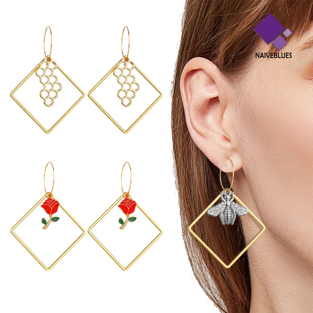 Anting Hoop Panjang Bentuk Kotak Model Hollow Motif Mawar Lebah Untuk Wanita