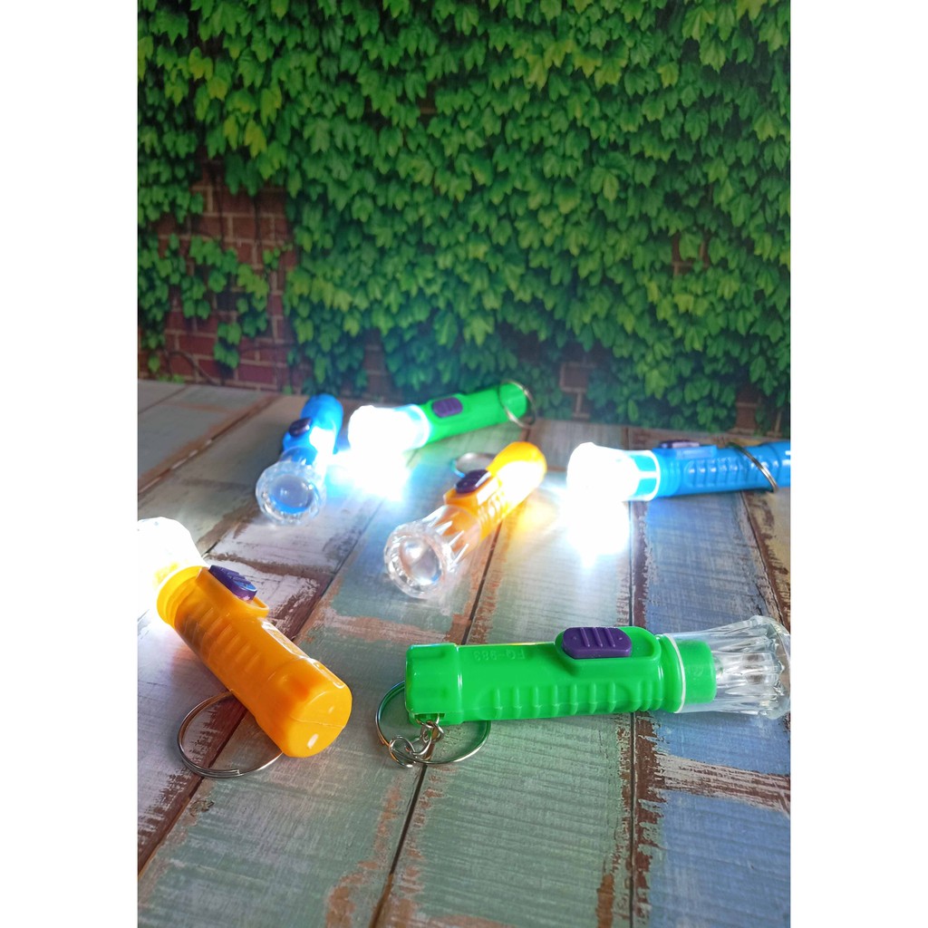 1 Buah Senter LED  Mini Gantungan Kunci Ukuran S