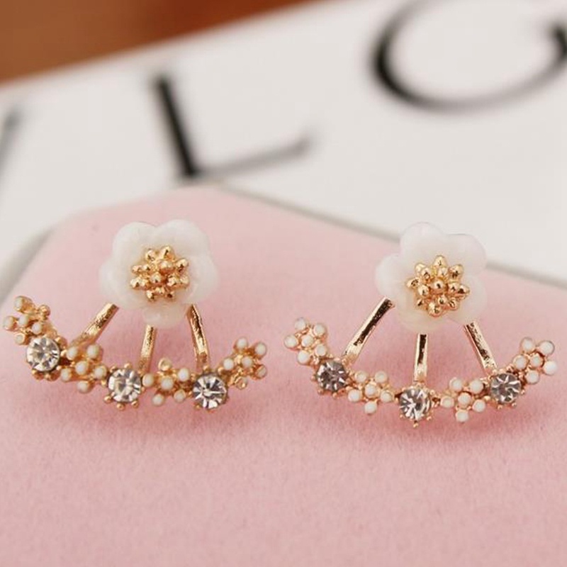 Anting Stud Desain Bunga Aster Kecil Aksen Kristal Gaya Korea Untuk Wanita