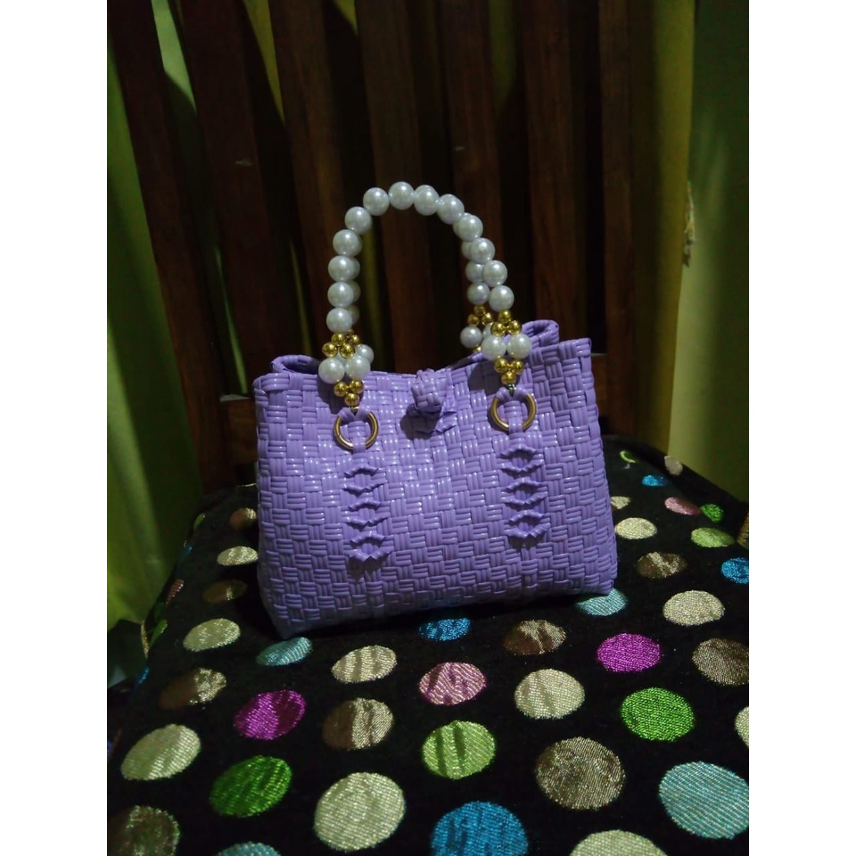 tas anyam jali handle mutiara