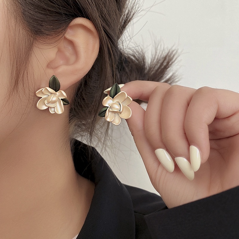 Anting Bentuk Bunga Gaya Retro