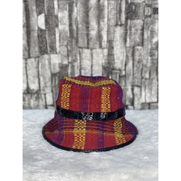 BUCKETHAT TOPI BUNDAR TOPI ULOS TENUN ETNIK