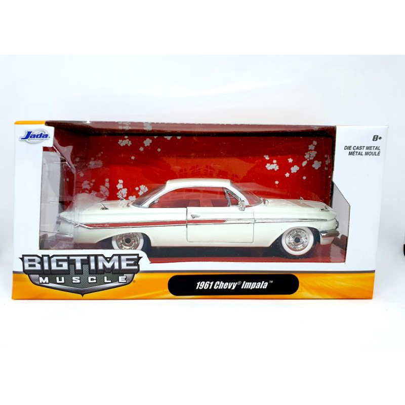 Jada 1:24 1961 Chevy Impala Miniatur Diecast Mobil