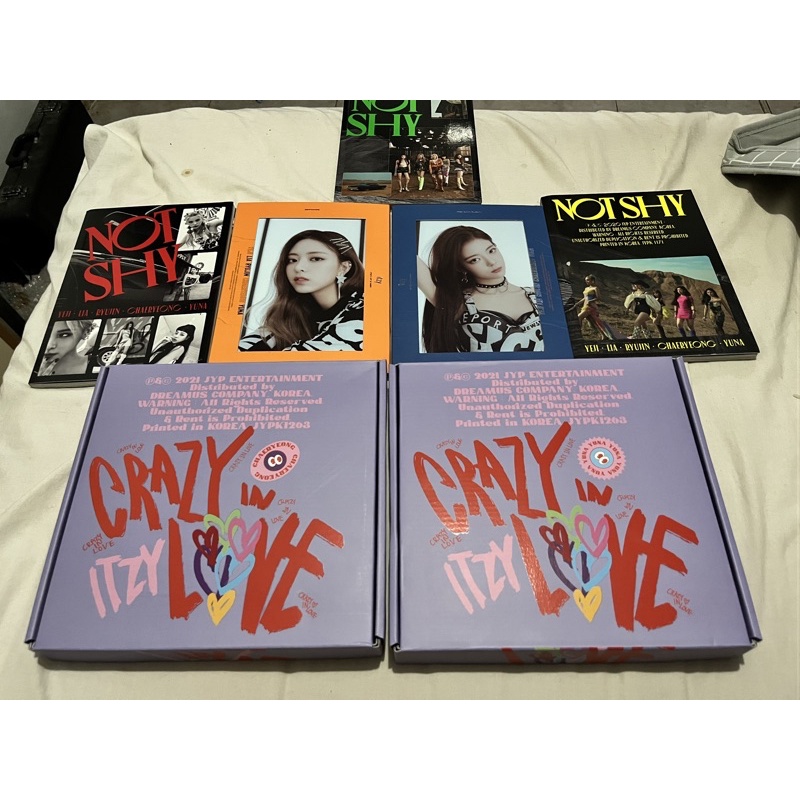 itzy album only unsealed icy not shy crazy in love guess who wannabe yuna lia ryujin yeji photocard 