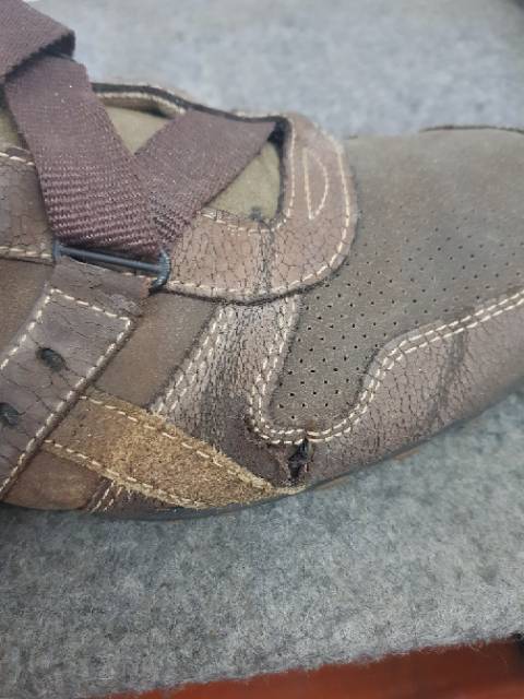 skechers relaxed fit wide