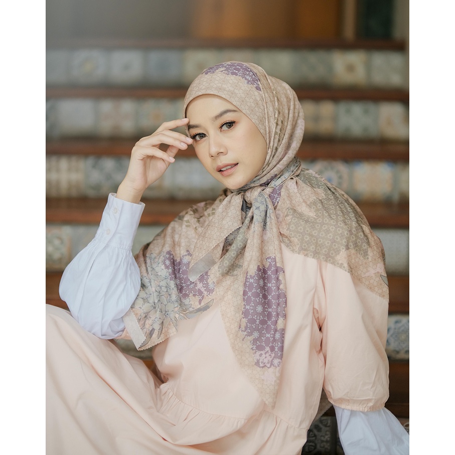 LOUISALUNA - Emina - Hijab Voal Segiempat - Jilbab Motif Wanita