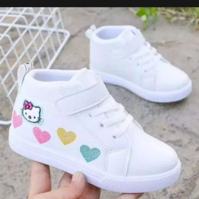 sepatu sneakers boots anak Kitty love 4 hati