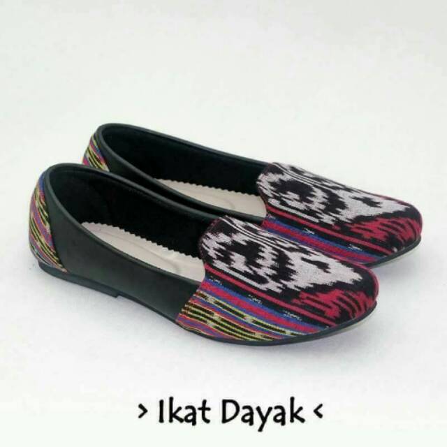 Flat shoes Batik etnik Indonesia