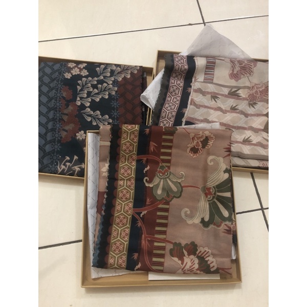 Blind Sale Wearing Klamby