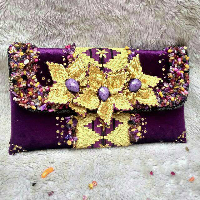 Clutch Beludru Ungu Tapis Batu Payet