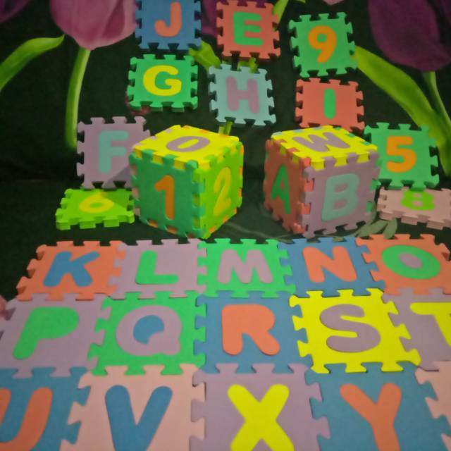 Puzzle mini edukatif abjad dan angka