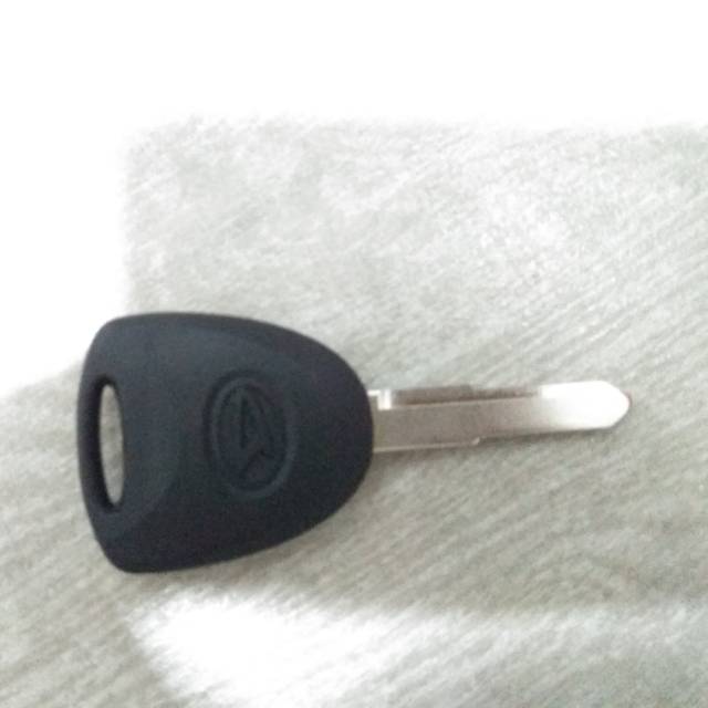 Kunci remote Daihatsu sigra original.