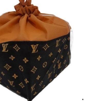 

☋ Tas hajatan serut bambu batik 22 kotak nasi 22 x 22 tas spunbond tas box nasi tas kotak nasi ➴