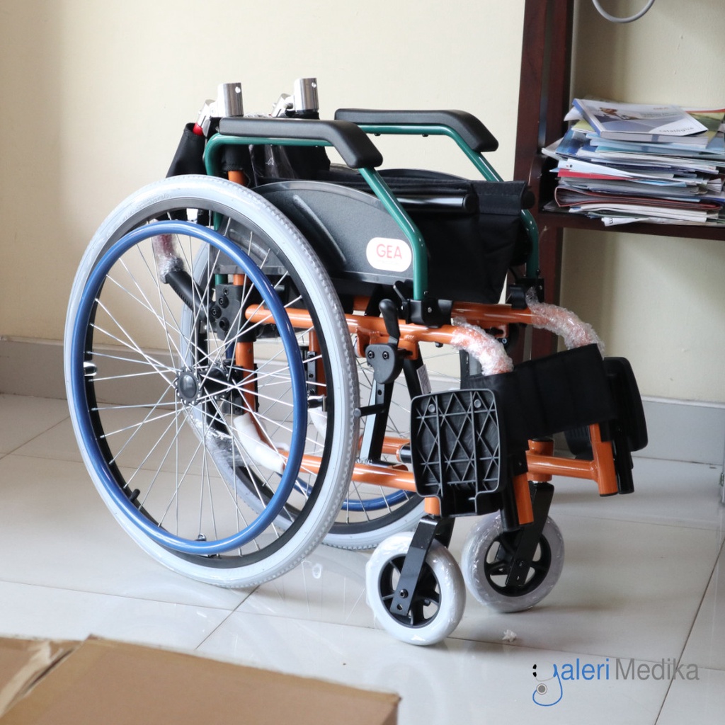 Kursi Roda Aluminium Anak GEA FS980 LA-35 / FS 980 LA-35 /  FS-980 LA-35 - Aluminium Children Wheelchair