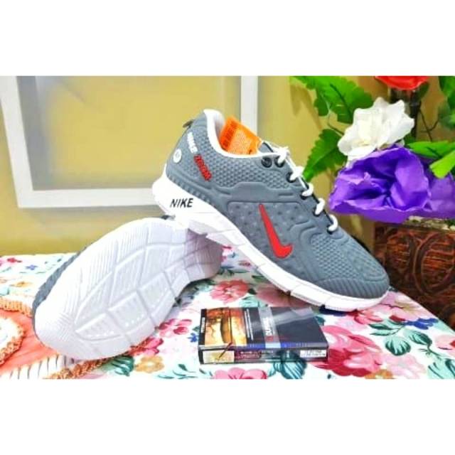 Sepatu sneakers wanita/cewek nike zoom murah bisa COD
