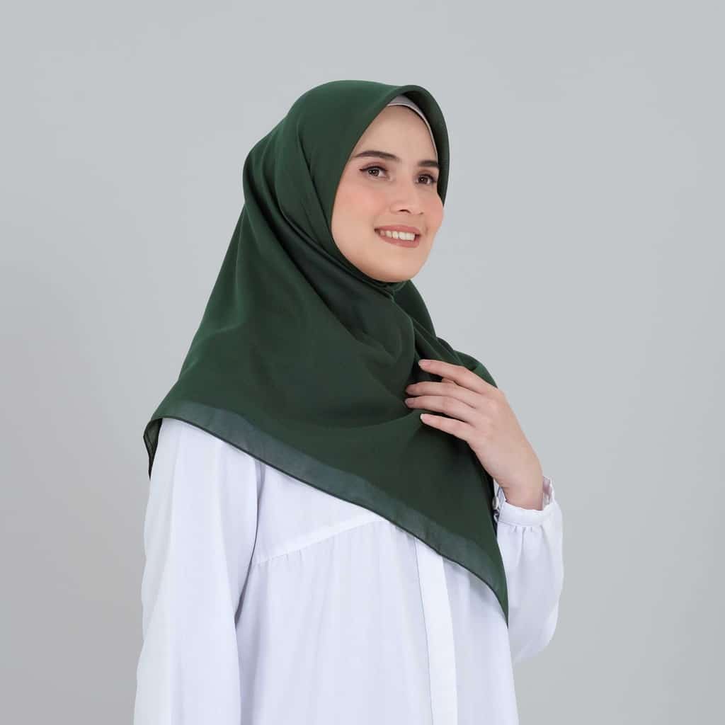 DEENAY HIJAB  LIZA POLOS ORIGINAL   HIJAU BOTOL EMERALD VOAL ULTRAFINE 115X155 CM