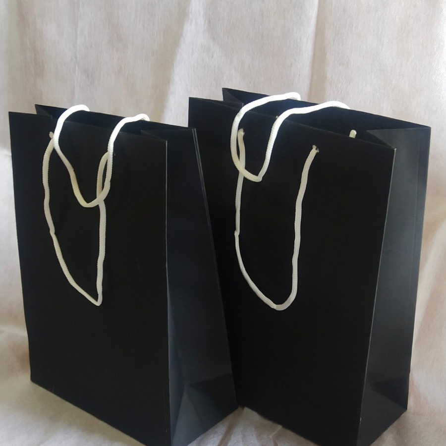 

Paper Bag Buku Warna / Tas Souvenir / Tas Hadiah / Tas Kado