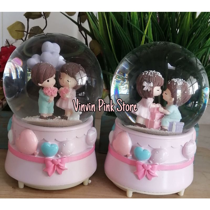 Snowball Musik Love story / Kotak musik / Kado COUPLE / snow globe/ Vinvin Pink Store / Chrystal bal