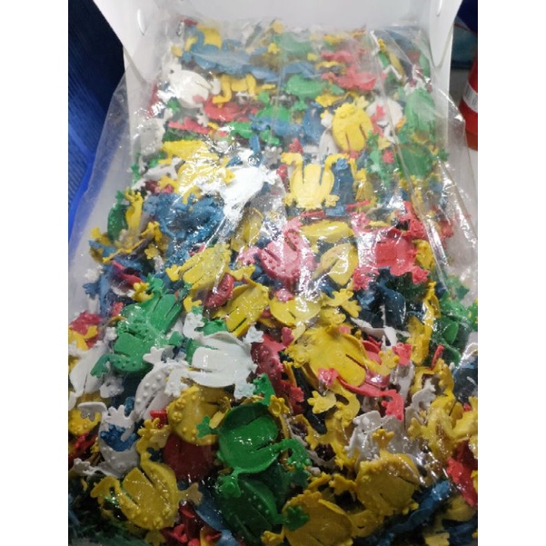 MAINAN KODOK KODOKAN PLASTIK WARNA WARNI 1 BAL ISI KURANG LEBIH 600 PCS