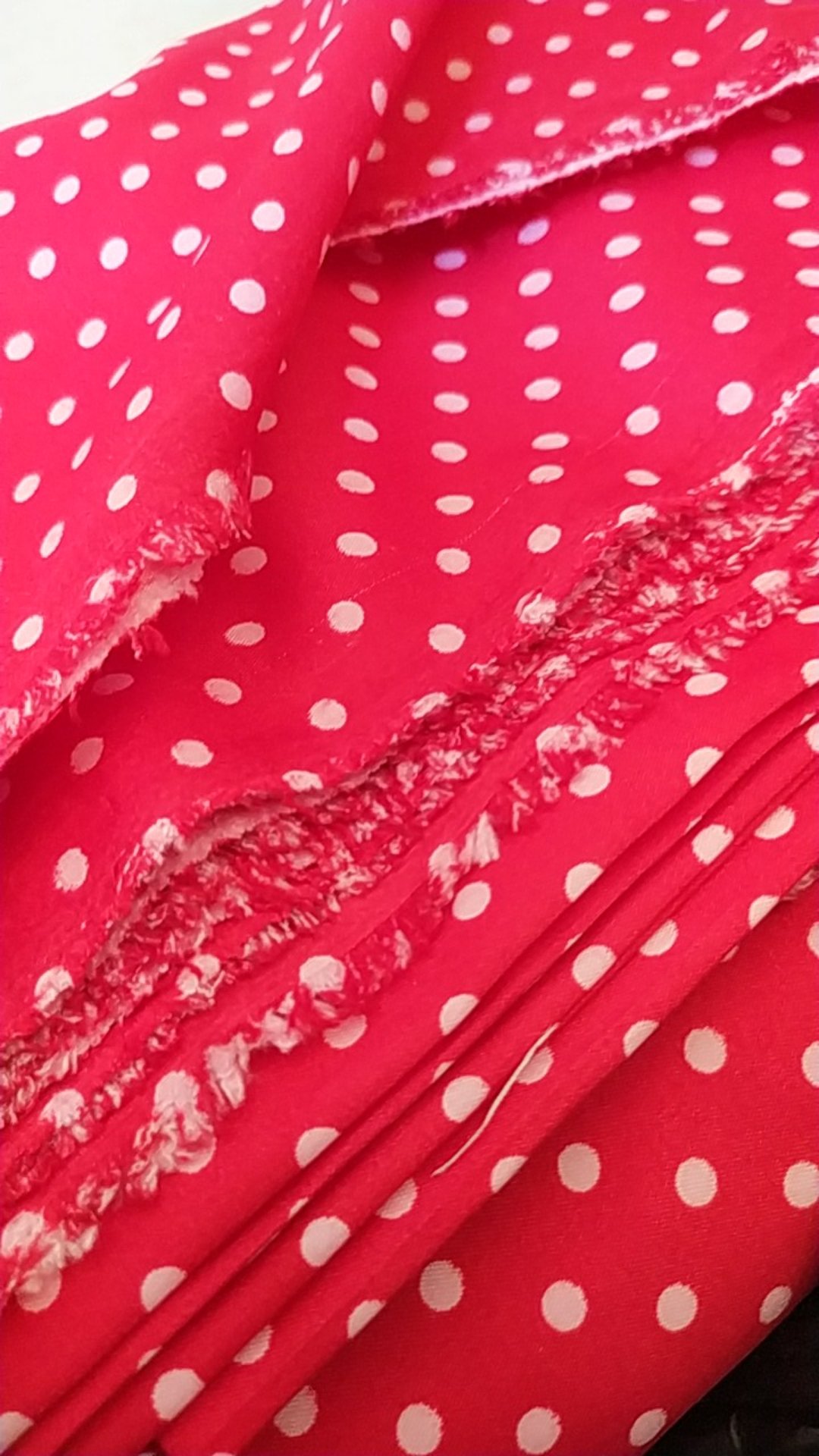 Bahan Kain Sprei Disperse Mikrotex Motif Polkadot Meteran