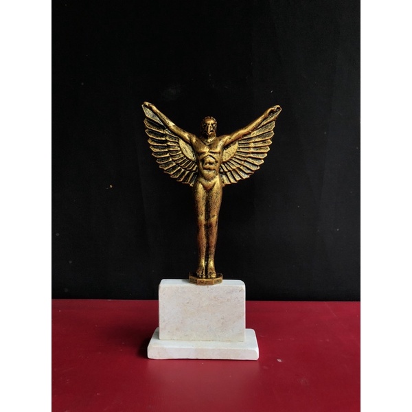 Piala Resin Gepengan Manusia Burung / Figur Trophy Resin Lempengan