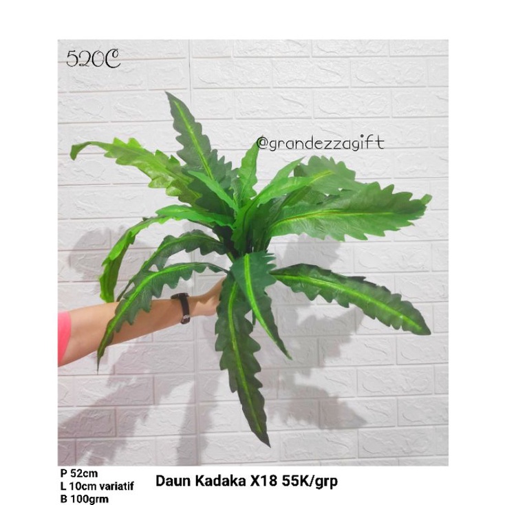 DAUN KADAKA X18 GERIGI / DAUN KADAKA ARTIFICIAL PLASTIK SEDANG