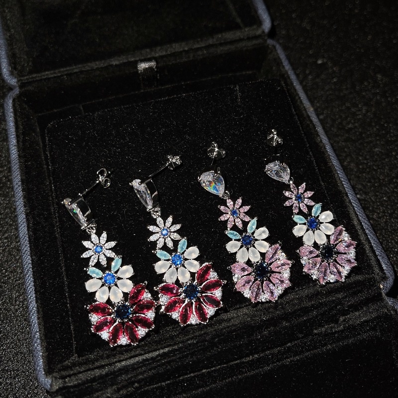 Fashion Pink Crystal Flower Silver Pin Eardrops