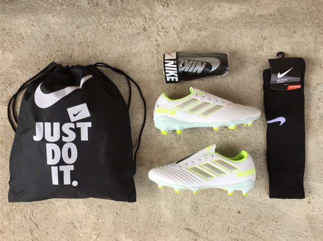 (BISA BAYAR DI TEMPAT) Sepatu Bola Adidas Predator fg satu set fre kos kaki deker tas gymsack