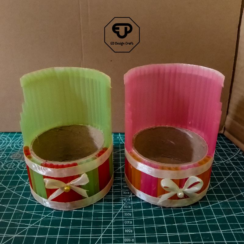 

Prakarya Tempat Pensil/Tempat penyimpanan Dari sedotan