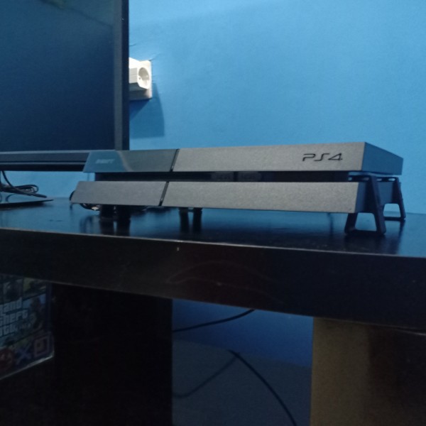 PS4 Pro stand support