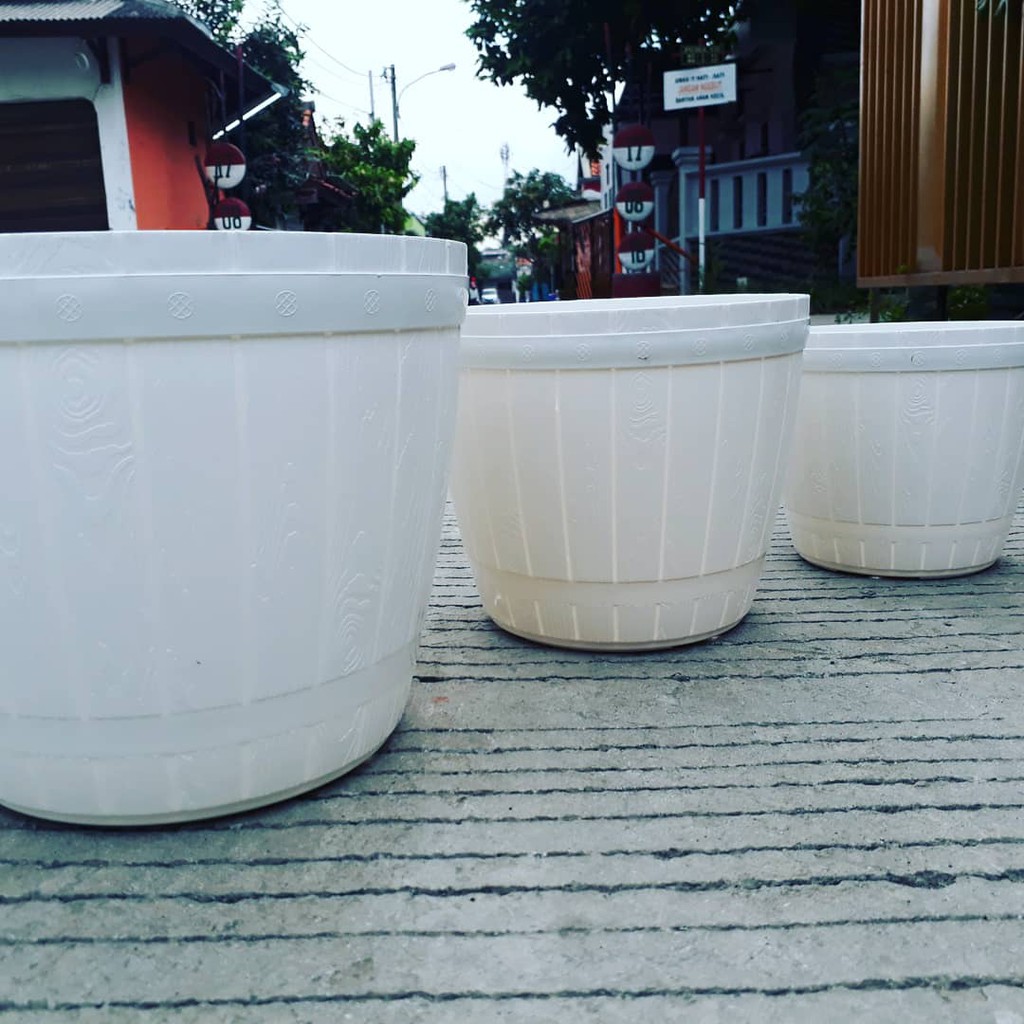 3PCS Pot Gentong Lovenia 32 Putih Pot Plastik Gentong 32 Pot Gentong Putih Bulat - Bukan Pot 30