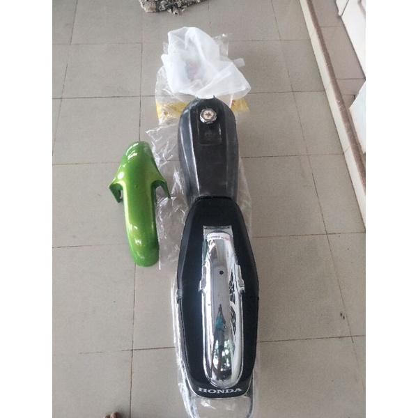 body set gl100 baju set gl100 tangki gl100 jok gl100 begel belakang set