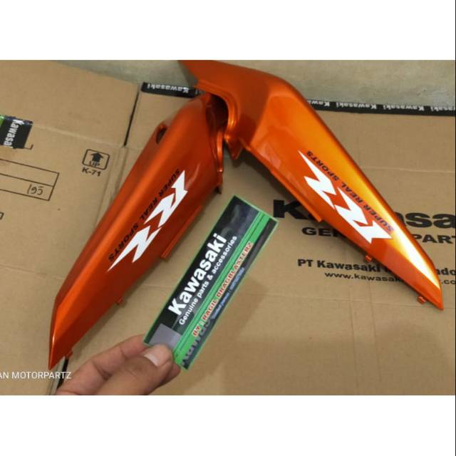 Cover body belakang new ninja rr orange 2015 1 pasang original Kawasaki