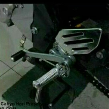 Footstep Assy Kiri YZF-R15 ORI YAMAHA