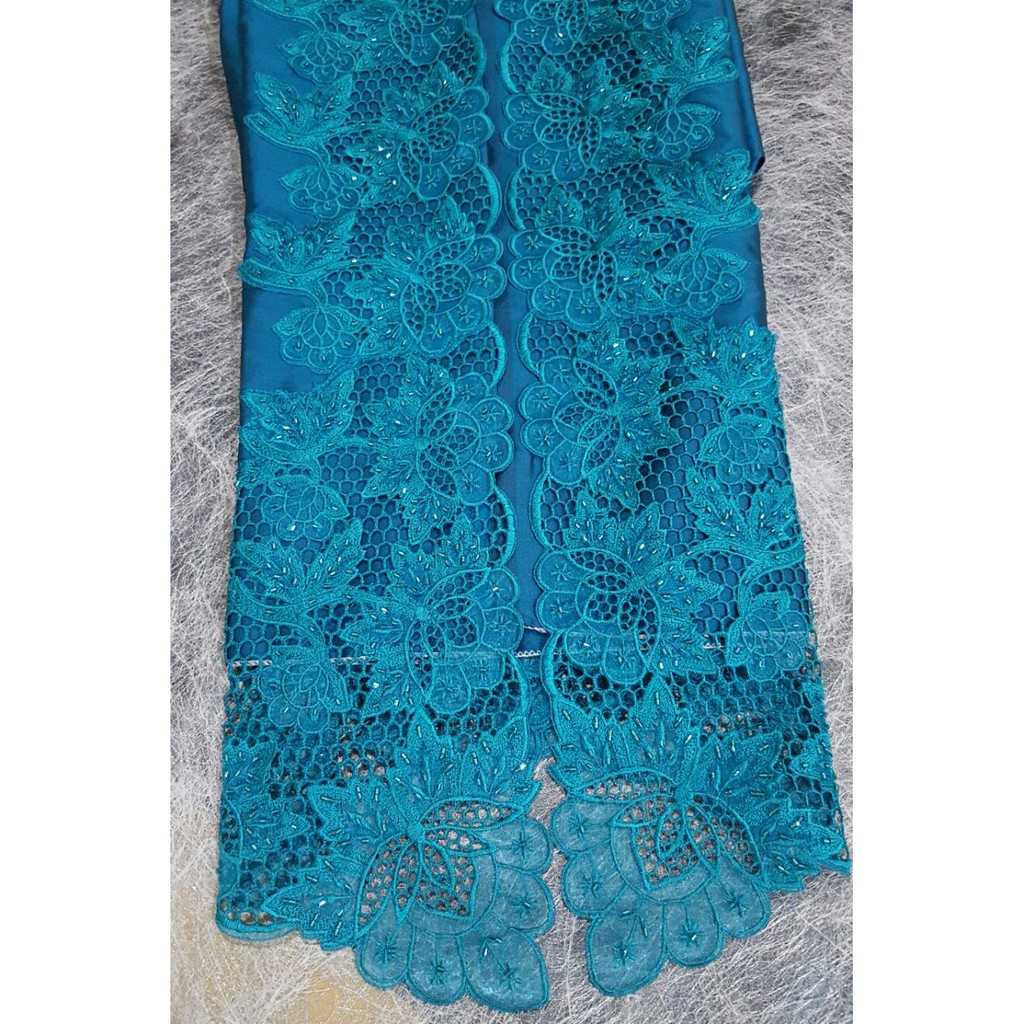 Kebaya Bordir Biru Tosca