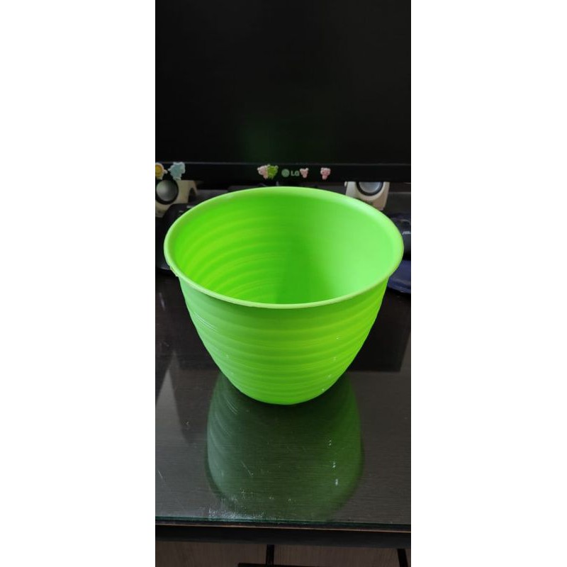 POT BUNGA WARNA HIJAU CLIO TAWON 20 CM