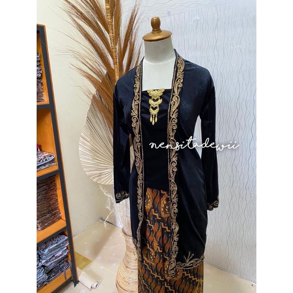 [Bridesmaid] Kebaya Bordir, Jarik Instan + Selendang / Motif Sidomukti #PB04