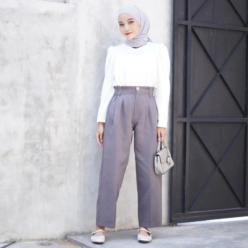 AFIFA CELANA  PANT Shakila Ukuran : All size fit to L besar - Lingkar Pinggang : +/- 60 cm - Panjang Celana : +/- 90 cm CELANA WANITA TERBARU CELANA ABG CELANA OOTD  MODEL TERBARU  SIMPLE ELEGAN NYAMAN DI PAKAI DAN  COCOK UNTUK SEGALA AKTIFITAS CELANA2022