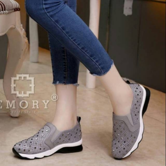 Sepatu Wanita Slip ON HD 70 - Putih, 36