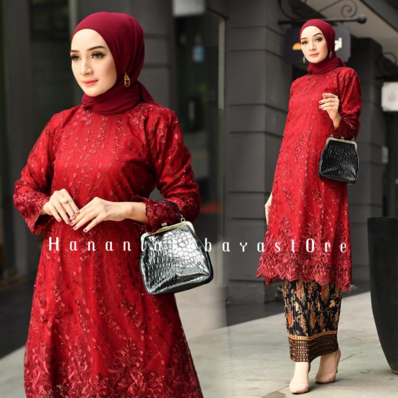 KEBAYA TUNIK MODERN / KEBAYA WISUDA / KEBAYA MODERN / KEBAYA PESTA / KEBAYA KONDANGAN / KEBAYA PENGANTIN / KEBAYA LAMARAN / KEBAYA AKAD / KEBAYA MUSLIM / KEBAYA TRADISIONAL / KEBAYA TERBARU / KEBAYA KEKINIAN / OUTFIT KEBAYA MODERN / KEBAYA MEWAH / KEBAYA