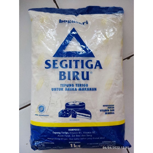 

Tepung Segitiga Biru