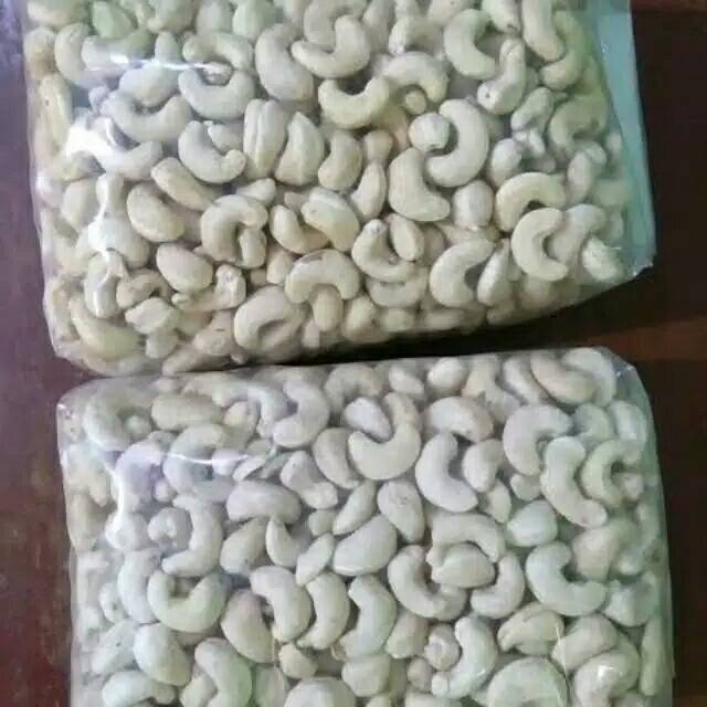 

Kacang Mete Mentah siap goreng 1 kg