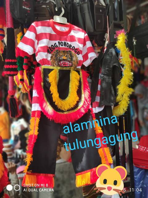 Setelan reog Ponorogo kuda lumping