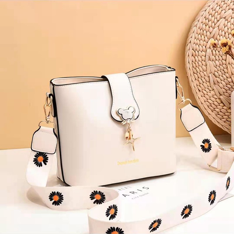 121761 Tas Selempang Wanita Import (1 KG MUAT 2) GT1761