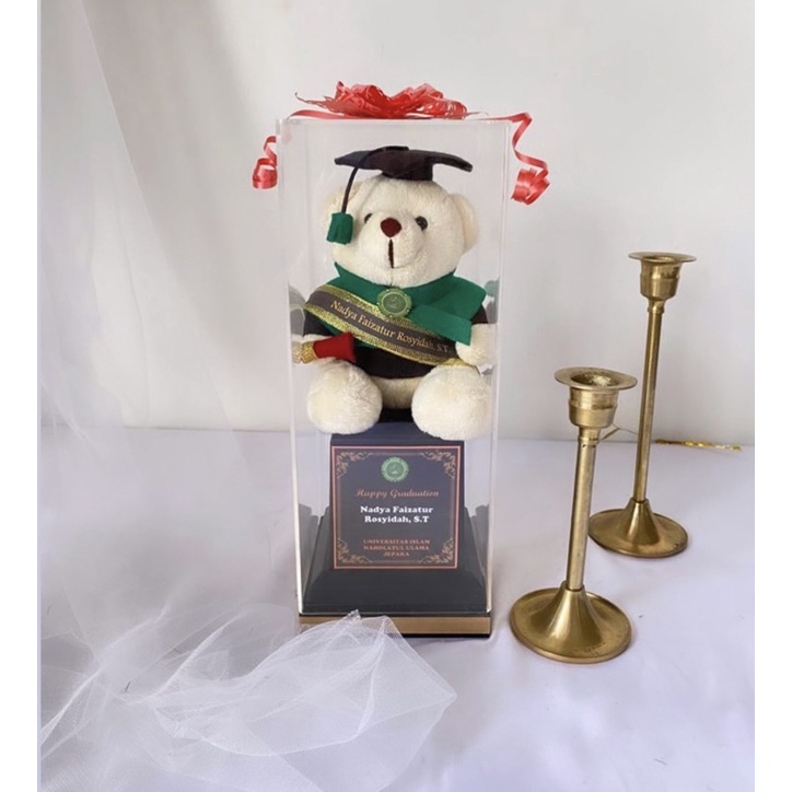 Piala Boneka Wisuda