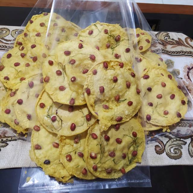 

Peyek Kacang Tanah isi 12 pcs