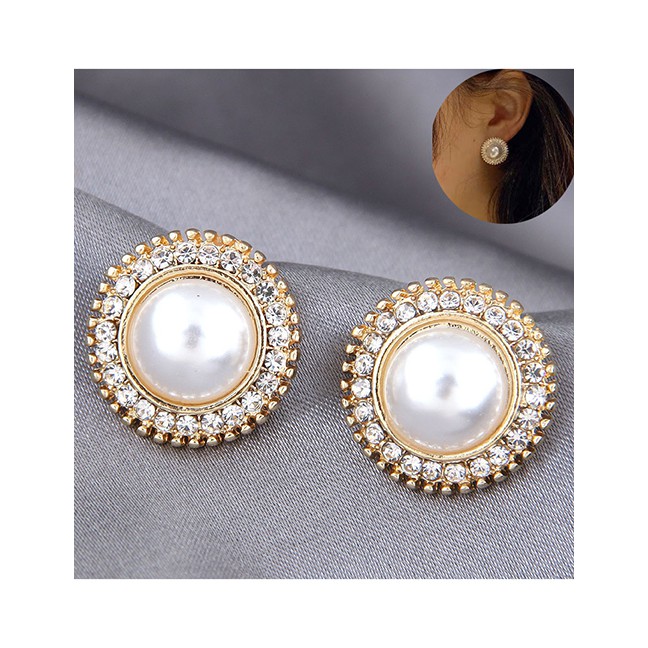 LRC Anting Tusuk Fashion Gold Color Diamond And Pearl Round Alloy Earrings A61834