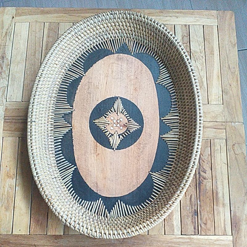 	 Nampan Kayu Rotan	