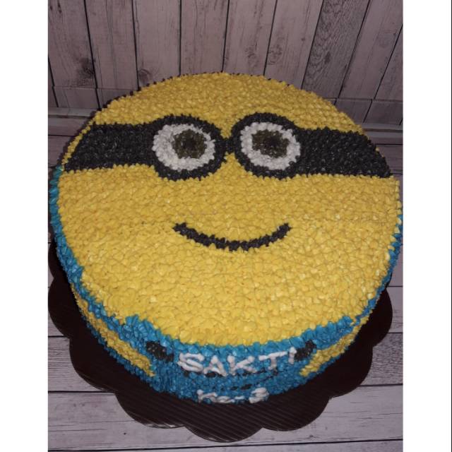 

Kue ulang tahun karakter minion